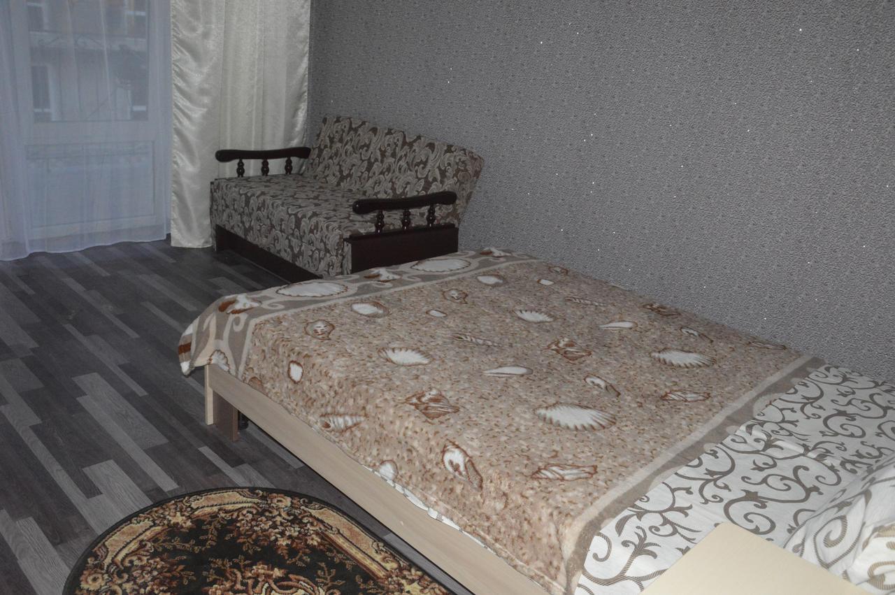 Balcony Hotell Zaliznyi Port Exteriör bild
